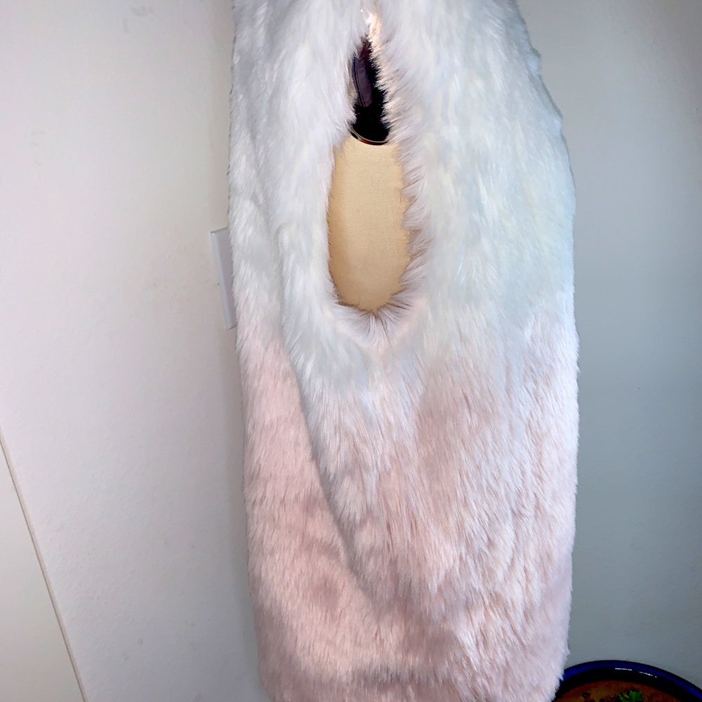 Faux Fur Vest - Picture 3 of 5